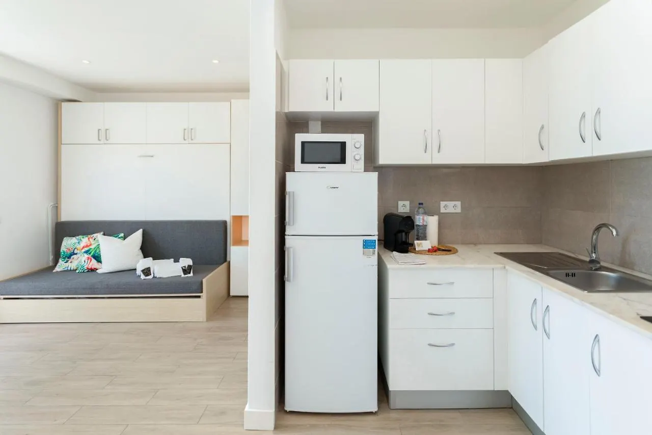 Apartment Centralgarve - Stunning Beach Front Studio - Astro Quarteira